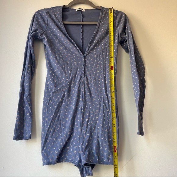 Victoria’s Secret PINK Long Sleeve Floral Button-Up Romper Pajamas XS Blue - Picture 7 of 10